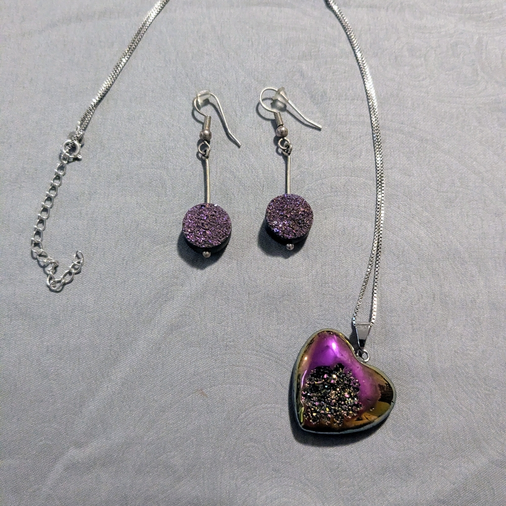 DRUZY Heart Pendant Necklace and Earrings Set